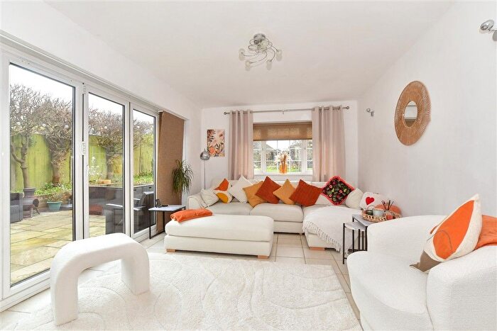 4 Bedroom Detached House For Sale In Gundreda Road, Lewes, East Sussex, BN7