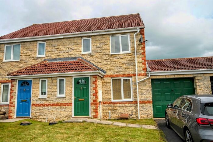 3 Bedroom Semi Detached House To Rent In Pinewood Close, Newton Aycliffe, DL5