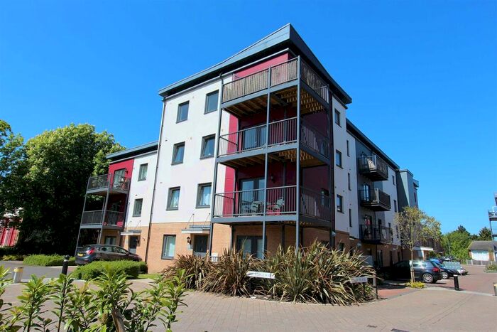 2 Bedroom Flat To Rent In Shingly Place, The Ridgeway, Chingford, E4
