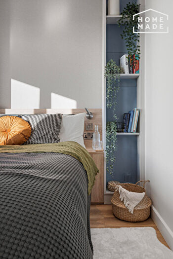 Flat To Rent In Enclave Croydon, CR0