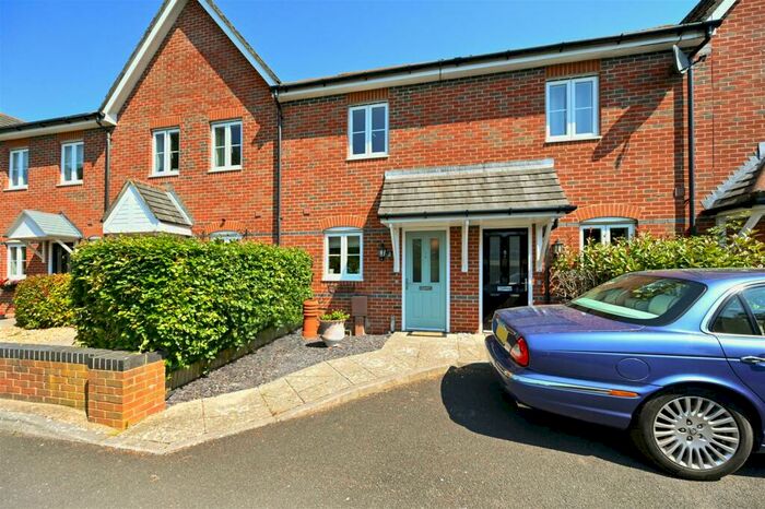 2 Bedroom House To Rent In School Close, Westergate, PO20