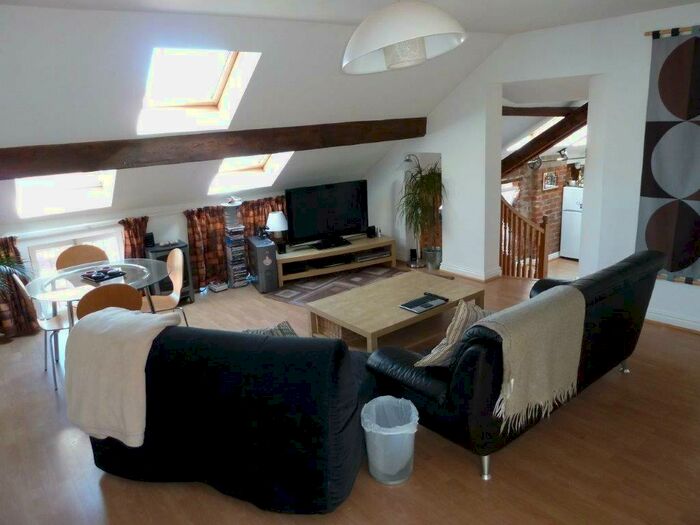 Flat To Rent In Bridge End, Leeds, West Yorkshire, Uk, LS1