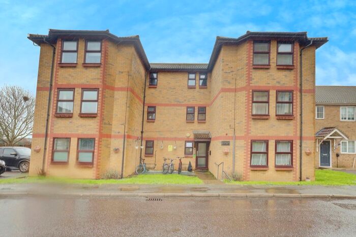 1 Bedroom Flat To Rent In The Woodlands, Southend-On-Sea, SS3