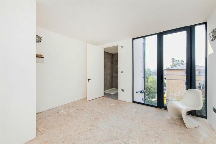 1 Bedroom Flat To Rent In Bethnal Green Road, London, E2