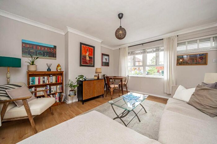 1 Bedroom Flat For Sale In Farnan Avenue, Walthamstow, E17