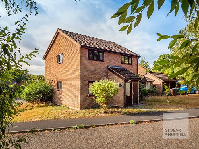 2 Bedroom Flat For Sale In Bishops Close, Norwich, Norfolk, NR7