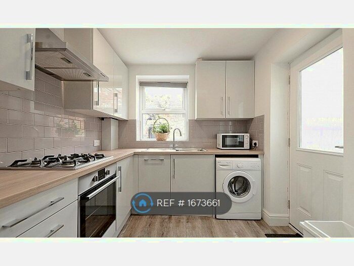 4 Bedroom Terraced House To Rent In Langdon Street, Sheffield, S11
