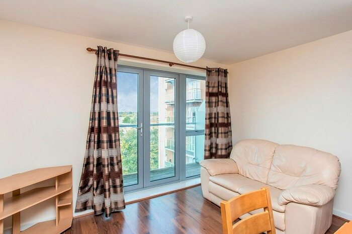 2 Bedroom Flat To Rent In Wilmington Close, Watford, WD18
