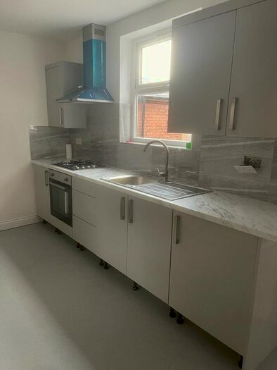 2 Bedroom Flat To Rent In Midland Road, Luton, LU2