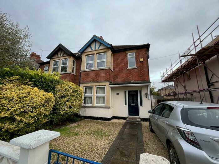 5 Bedroom Semi-Detached House To Rent In Glanville Road, Oxford, Student Bedroom, OX4