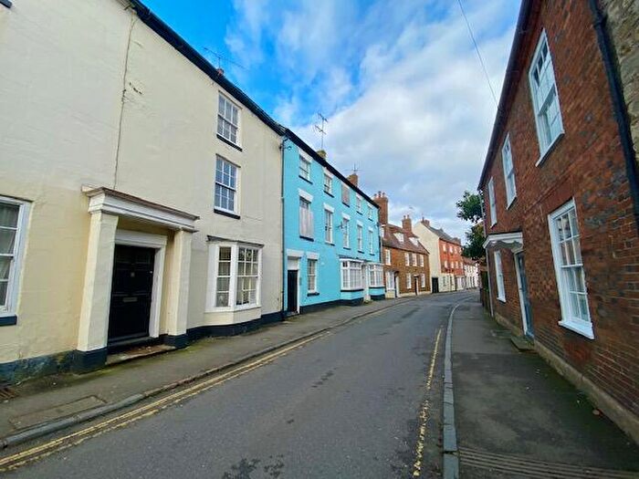 1 Bedroom Flat To Rent In Park Street, Towcester, NN12