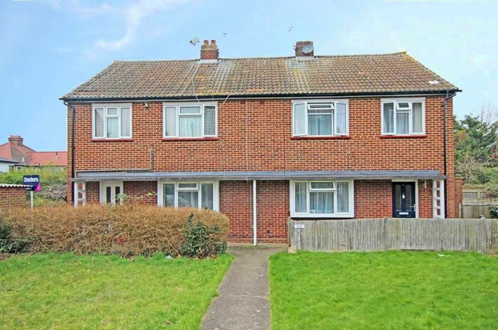 1 Bedroom Flat To Rent In Bird Walk, Twickenham, TW2