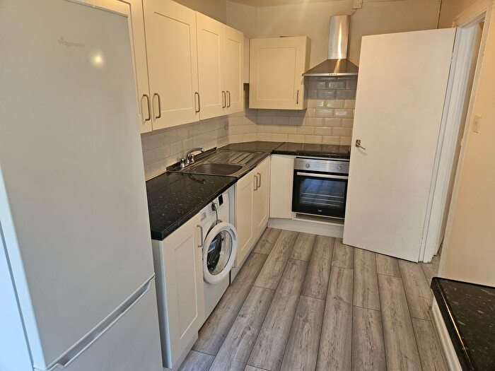 1 Bedroom Flat To Rent In Waverley Road, Enfield, EN2