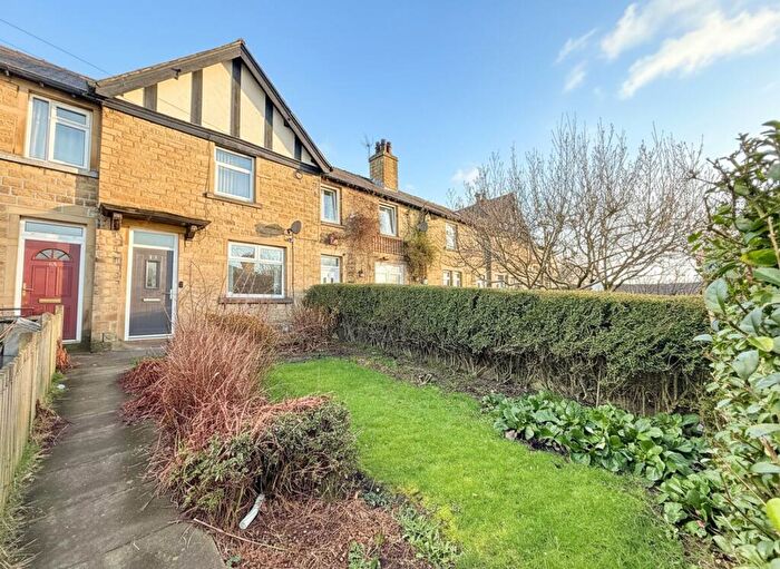 2 Bedroom Terraced House For Sale In Farfield Road, Huddersfield, HD5