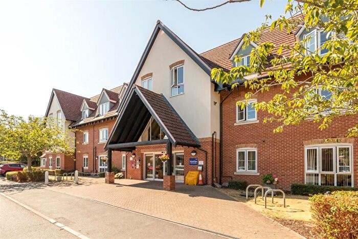 2 Bedroom Apartment For Sale In Corbetts Way, Thame, OX9