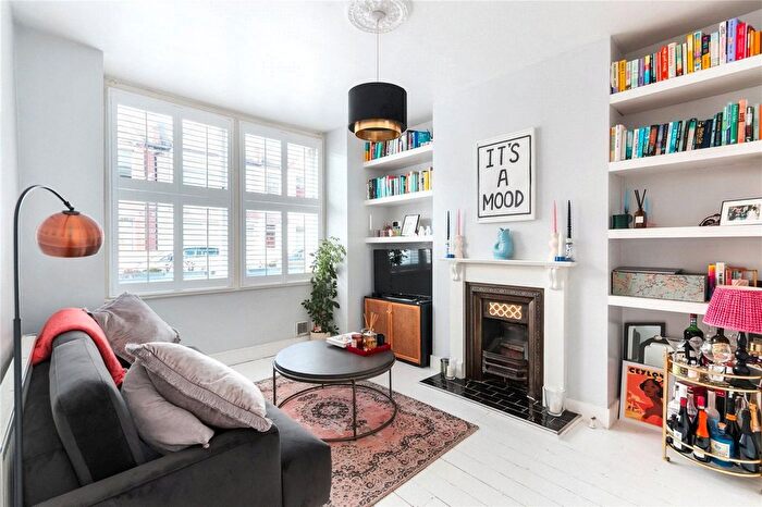 1 Bedroom Flat For Sale In Fairlight Road, London, SW17