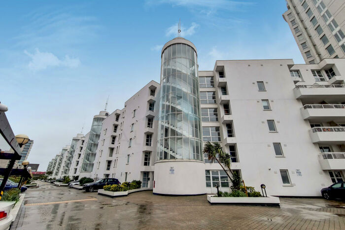 2 Bedroom Flat To Rent In Barrier Point, Pontoon Dock, E16