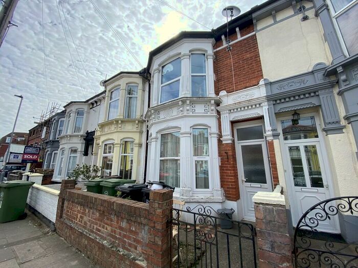 1 Bedroom Ground Flat To Rent In North End Avenue, Portsmouth, PO2