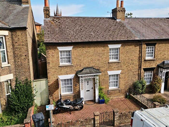 3 Bedroom End Of Terrace House For Sale In New Street, St Neots, PE19