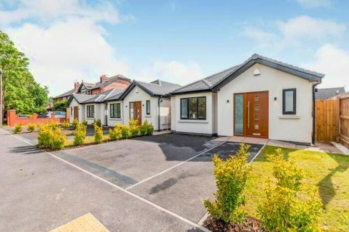 2 Bedroom Bungalow To Rent In Burtonwood Road, Warrington, WA5