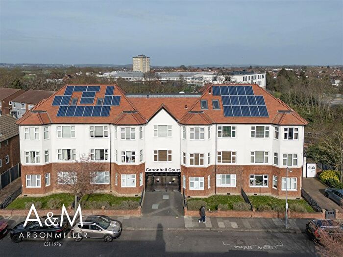 2 Bedroom Flat For Sale In Canon Hall Court, Newbury Park, IG2
