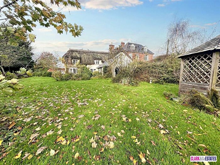 4 Bedroom House For Sale In Denbow Thatch, Farringdon, EX5