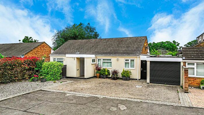 4 Bedroom Bungalow For Sale In Paddock Mead, Harlow, CM18