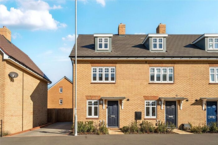 3 Bedroom House To Rent In Willowsway Road, Wixams, Bedford, MK42