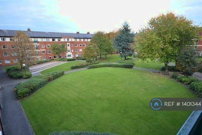 2 Bedroom Flat To Rent In Melmerby Court, Salford, M5