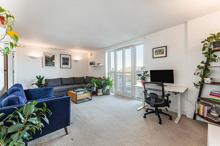 1 Bedroom Apartment For Sale In Commercial Road, London, E1