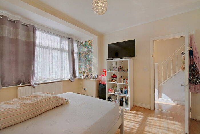 5 Bedroom Terraced House For Sale In Overton Road, London, E10