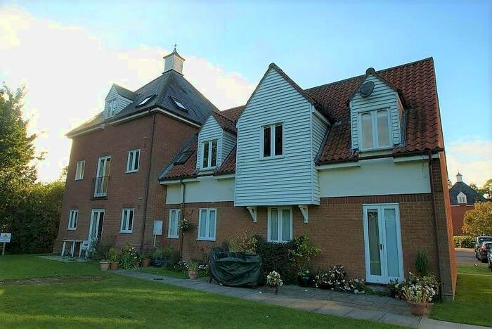 1 Bedroom Flat To Rent In Melba Court, Writtle, CM1
