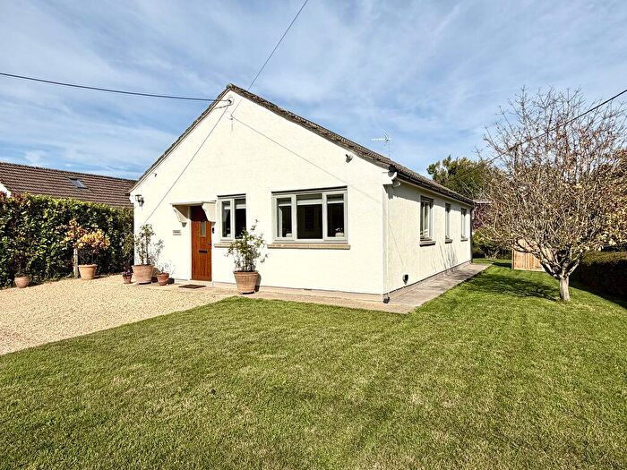 3 Bedroom Detached Bungalow For Sale In Middle Lane, Cherhill, SN11