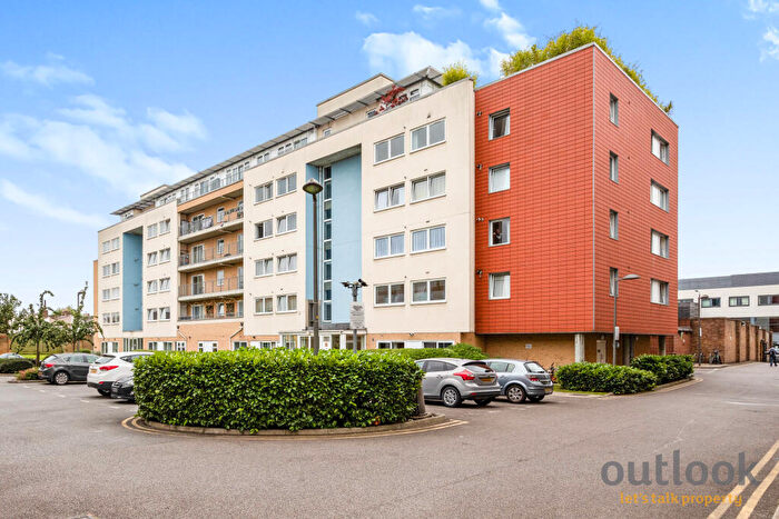 2 Bedroom Flat To Rent In Flint Close, London, E15
