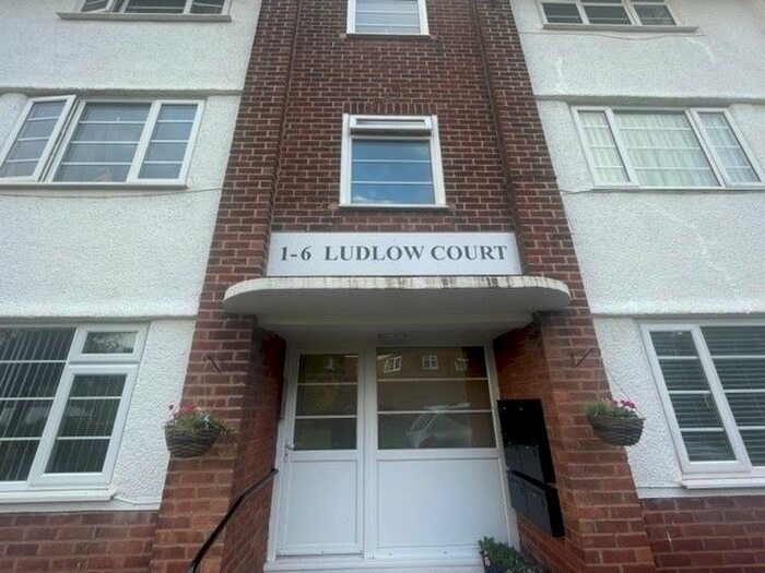 2 Bedroom Flat To Rent In Sandy Lane, West Kirby, Wirral, CH48