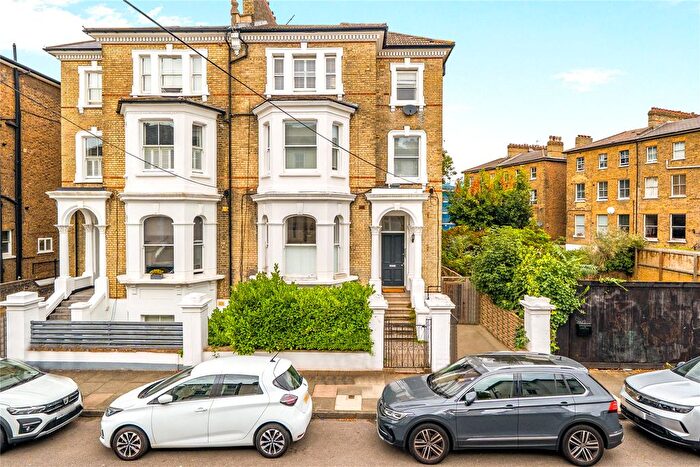 2 Bedroom Flat For Sale In Surbiton, KT6
