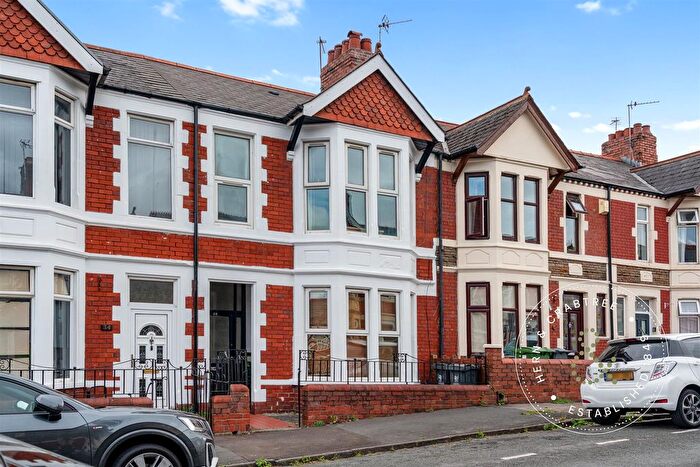 2 Bedroom Flat For Sale In Summerfield Avenue, Cardiff, CF14