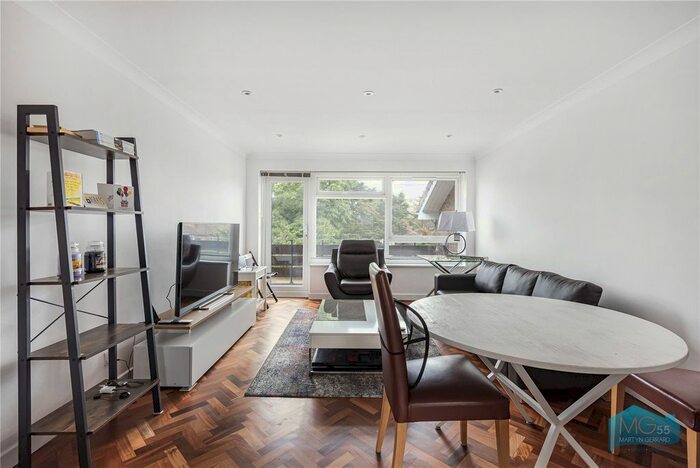 2 Bedroom Flat To Rent In Cedar Drive, London, N2