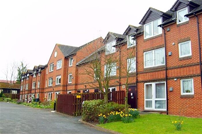 2 Bedroom Retirement Property To Rent In Homethorne House, Oak Road, Off Springfield Road, Crawley, RH11