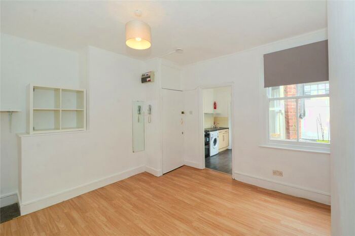 1 Bedroom Apartment To Rent In Belsham Street, London, E9