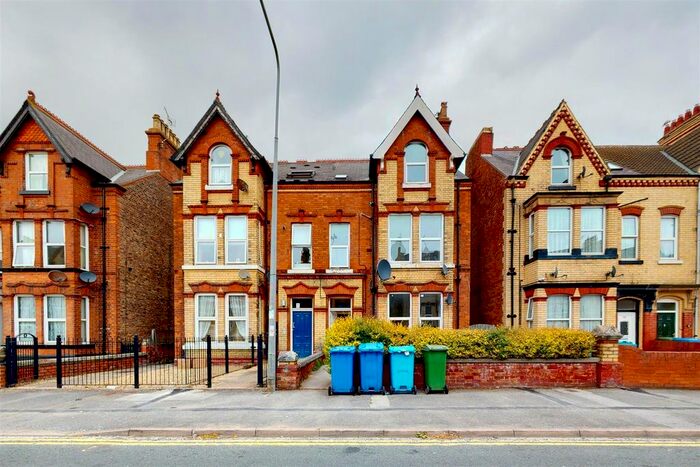 2 Bedroom Flat To Rent In Trinity Road, Bridlington, YO15