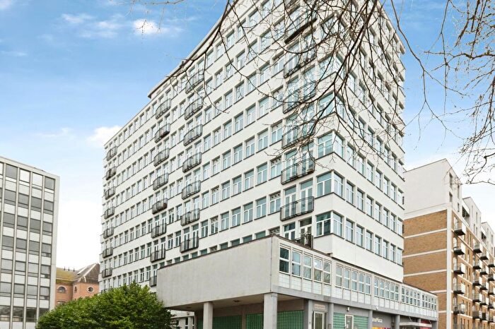 2 Bedroom Flat For Sale In Skyline Plaza, Victoria Avenue, Southend-On-Sea, Essex, SS2