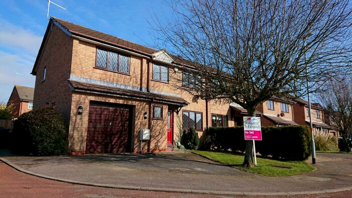 5 Bedroom House To Rent In Hedge End, Northampton, NN4