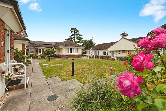 1 Bedroom Bungalow For Sale In Spital Road, Maldon, Essex, CM9