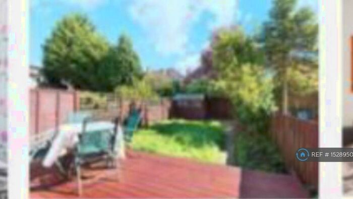 2 Bedroom Flat To Rent In Belmont Avenue, Surrey, KT3