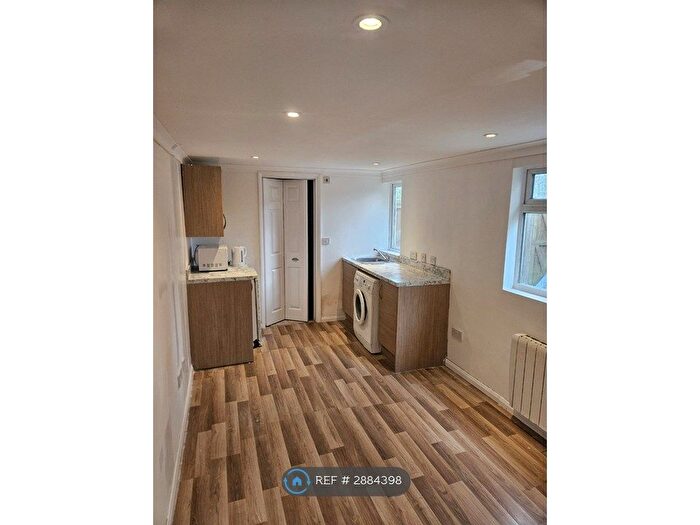 Studio To Rent In Pasteur Gardens, London, N18