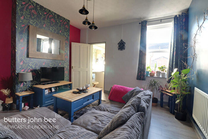 3 Bedroom End Of Terrace House For Sale In Grove Street, Newcastle, ST5