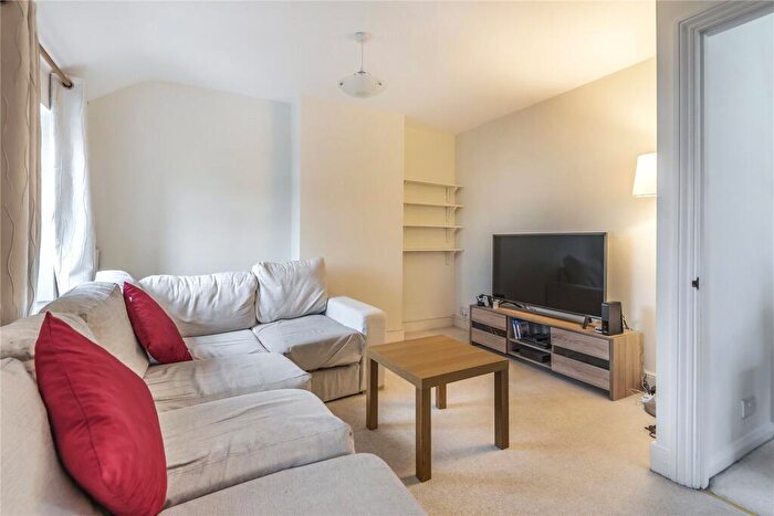 2 Bedroom Apartment To Rent In Bulan Road, Headington, OX3