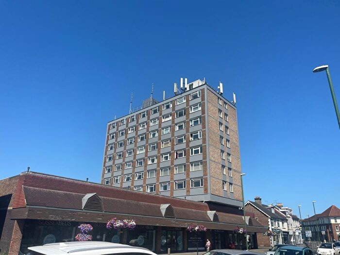 1 Bedroom Flat To Rent In Stockwell Court Gower Road, Haywards Heath, West Sussex, RH16