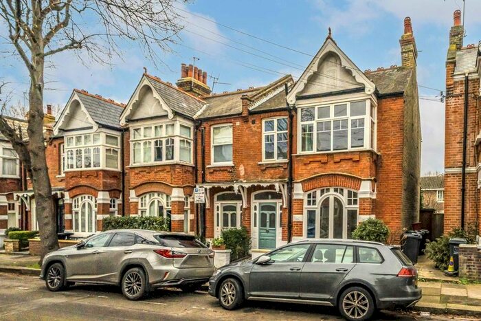 3 Bedroom Semi-Detached House To Rent In Cleveland Avenue, London, W4